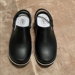 Any wear Nursing shoes